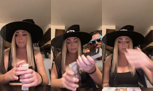 x_venuslyn TikTok Live — Oct 3, 2026, 12:47 AM