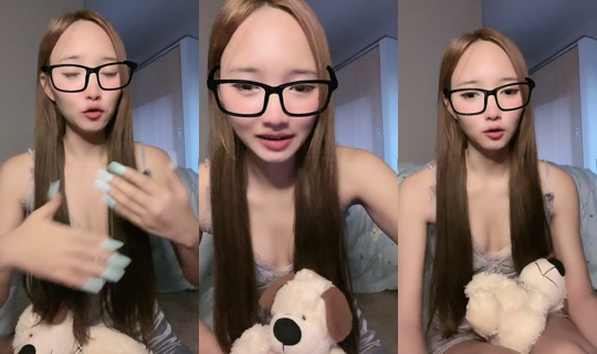 yaying_0 TikTok Live — Aug 27, 2026, 11:43 PM