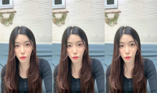 yeoni__1224 TikTok Live — Oct 3, 2026, 1:45 PM