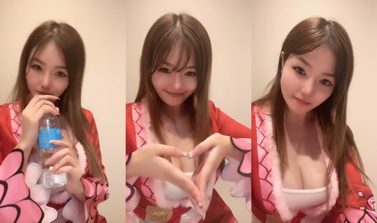 yuri.love01 TikTok Live — Oct 3, 2026, 7:50 AM