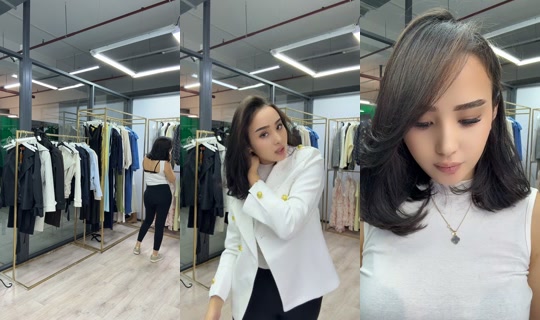 zhanatova077 TikTok Live — Oct 3, 2026, 12:02 PM