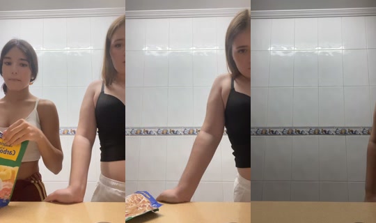 zooesiita__ TikTok Live — Aug 28, 2026, 1:48 PM