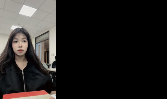 zviara._ TikTok Live — Oct 8, 2026, 12:07 PM
